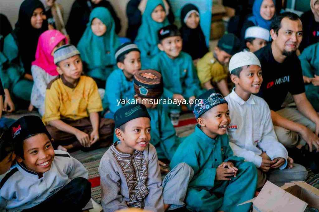 Zakat Penghasilan: Wujud Syukur dan Kepedulian untuk Anak Yatim Piatu di Surabaya dan Sidoarjo